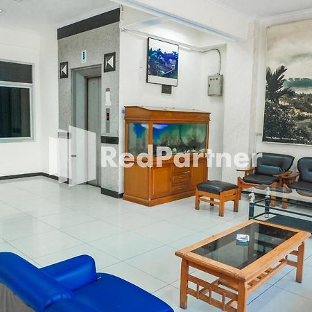 Grand Kembar Hotel Mitra Reddoorz Μπαντούνγκ Εξωτερικό φωτογραφία