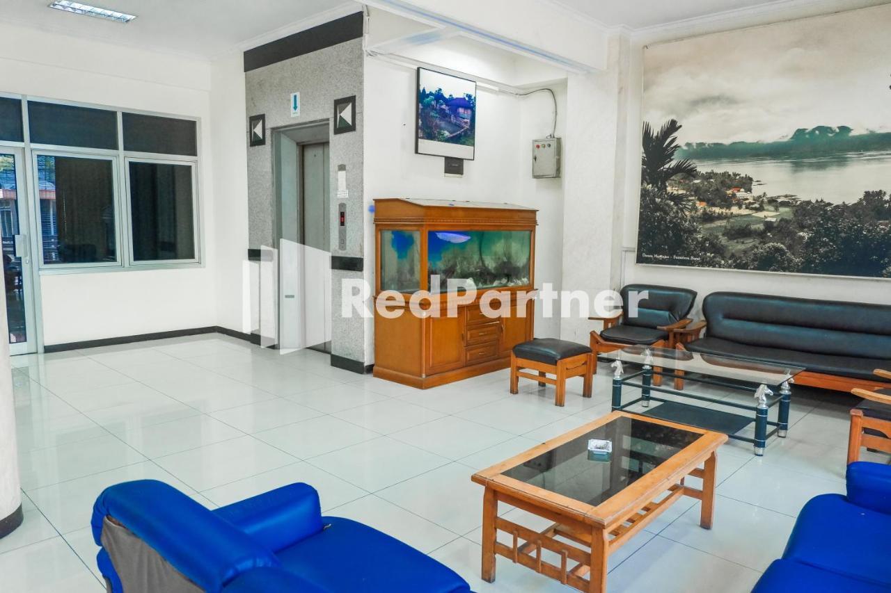 Grand Kembar Hotel Mitra Reddoorz Μπαντούνγκ Εξωτερικό φωτογραφία